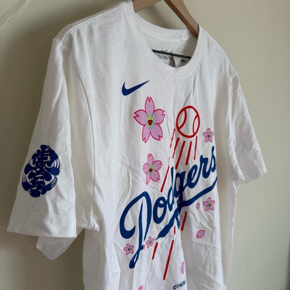 🆕 Nike x Takashi Murakami x MLB World Tour Tokyo Series 2025 Dodgers SS Tee - Picture 2 of 9